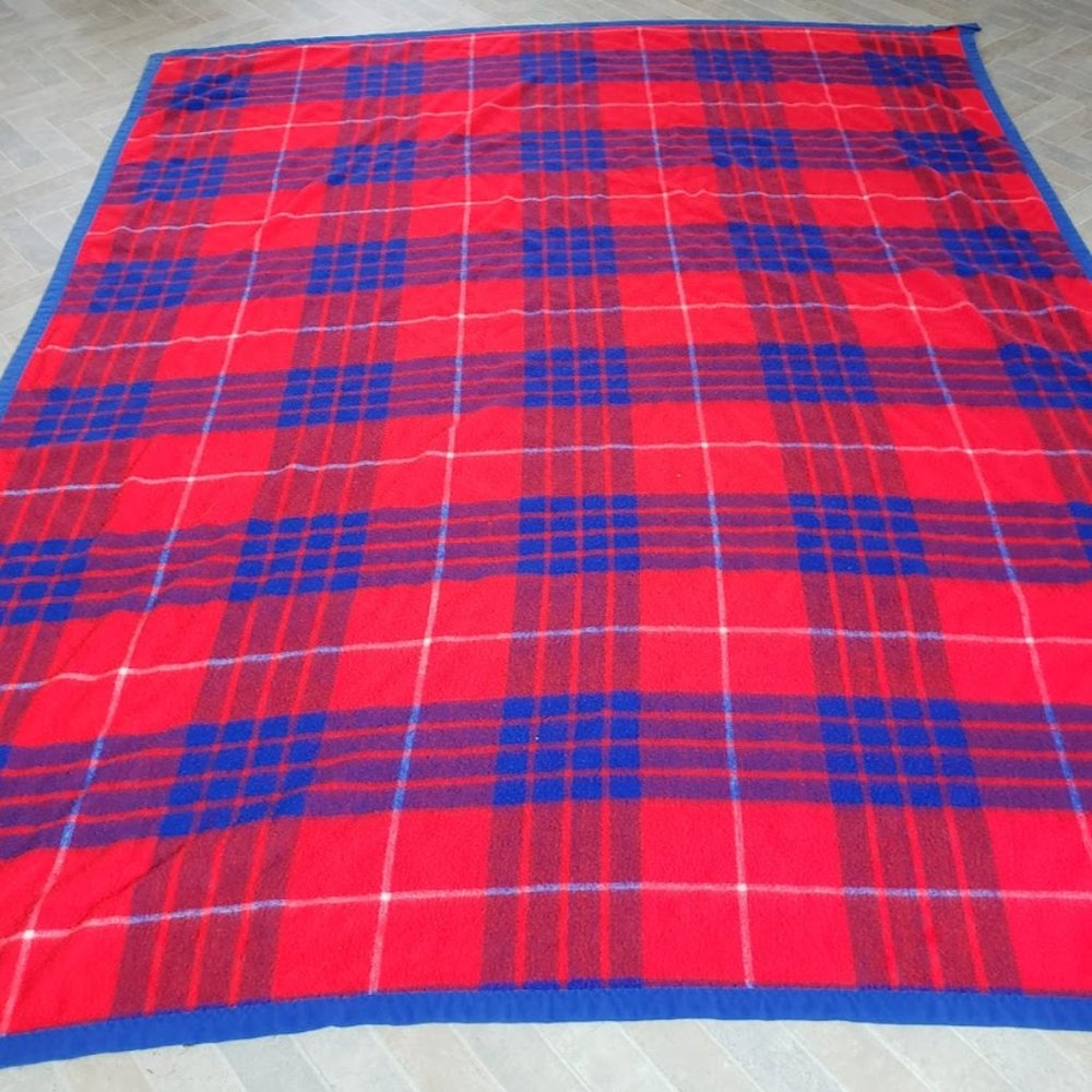 Vtg Burlington House Blanket Red Blue Plaid 66x90